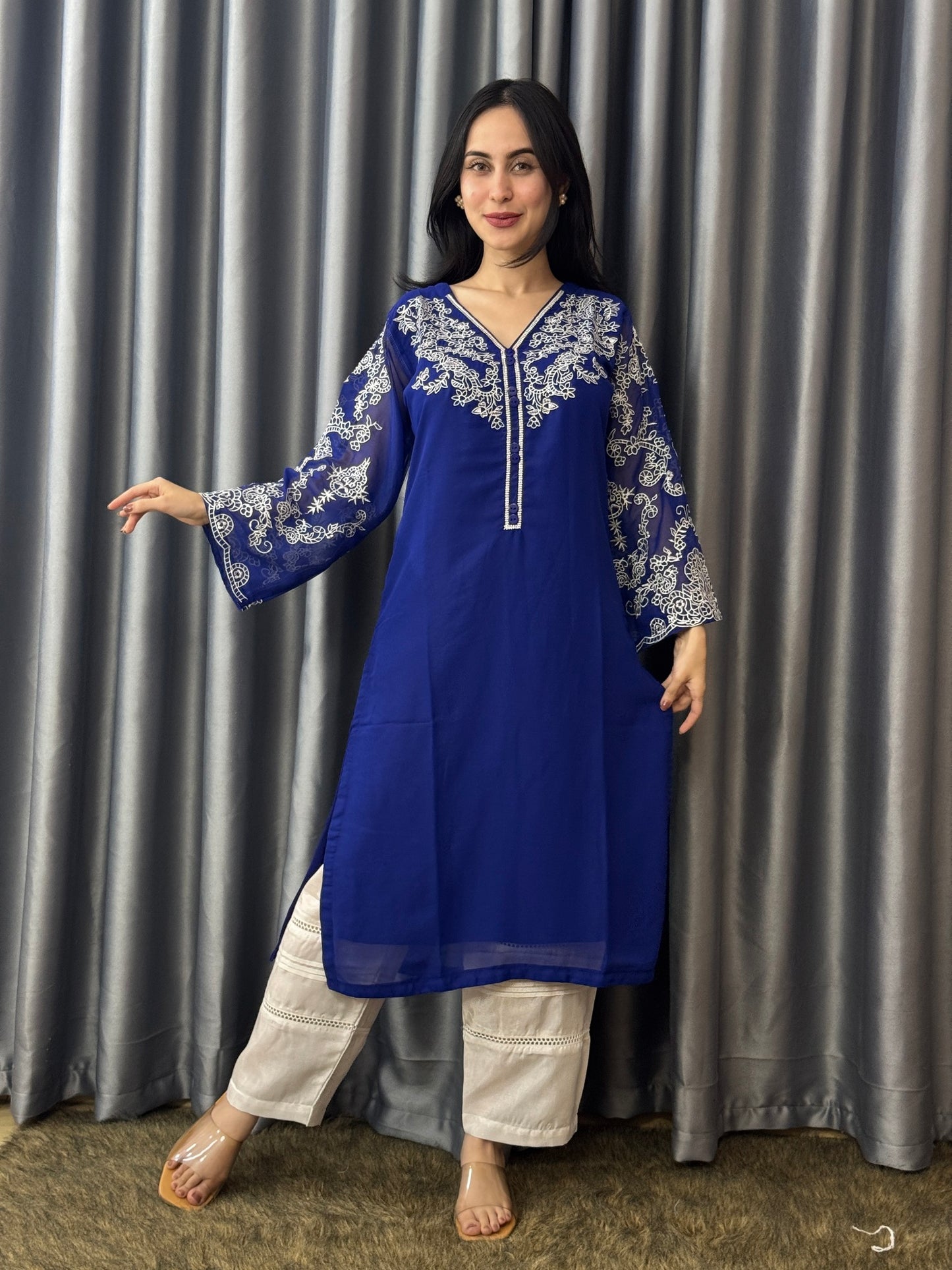 Embroidered Soft Jorjet Pakitani Set in [Royal blue]