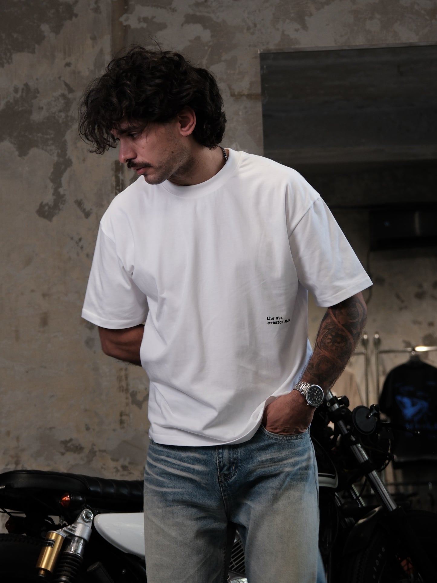 T-shirt illusion white